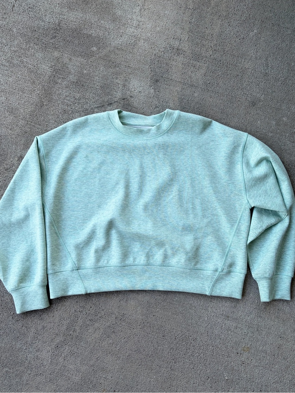 Vineyard Vines performance softstreme athletic cropped sweatshirt top